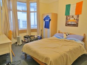 Bedroom- click for photo gallery